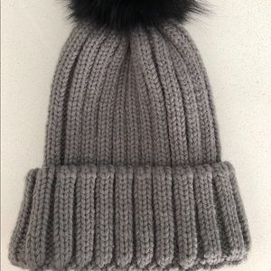 FUR POMPOM TOQUE HAT - TUQUE POMPOM VRAIE FOURRURE